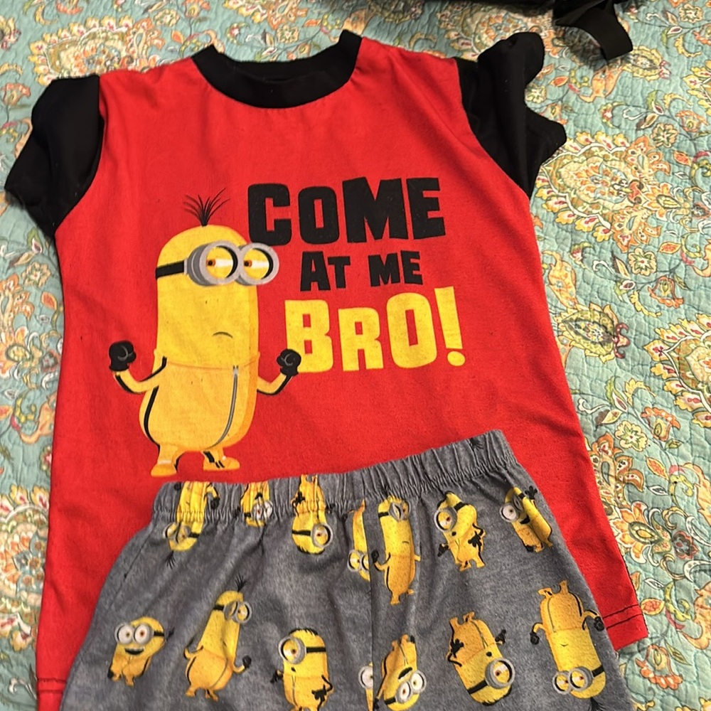 Minion pajamas set